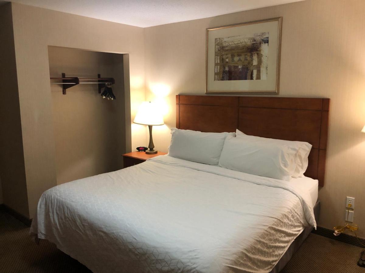 Holiday Inn Express Hotel & Suites Howell By Ihg Екстер'єр фото