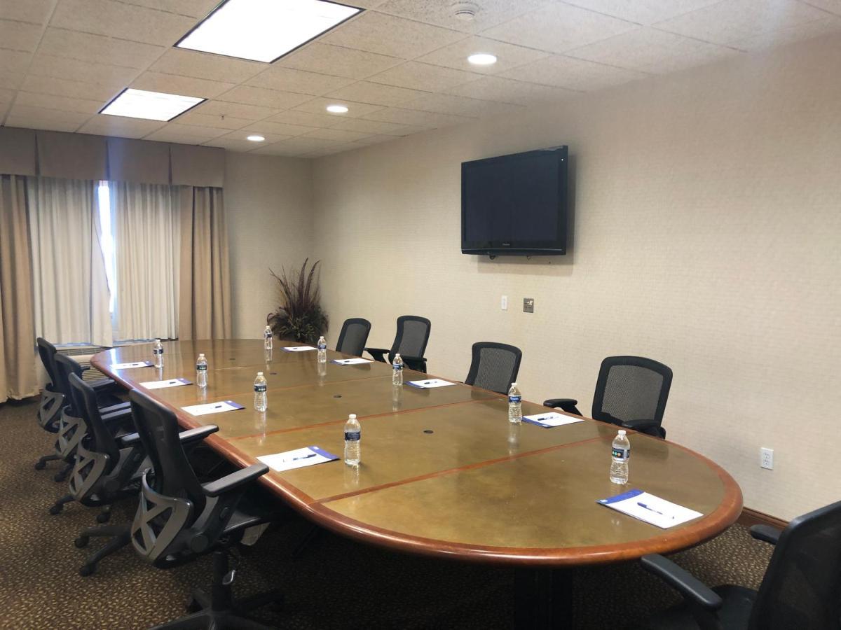Holiday Inn Express Hotel & Suites Howell By Ihg Екстер'єр фото