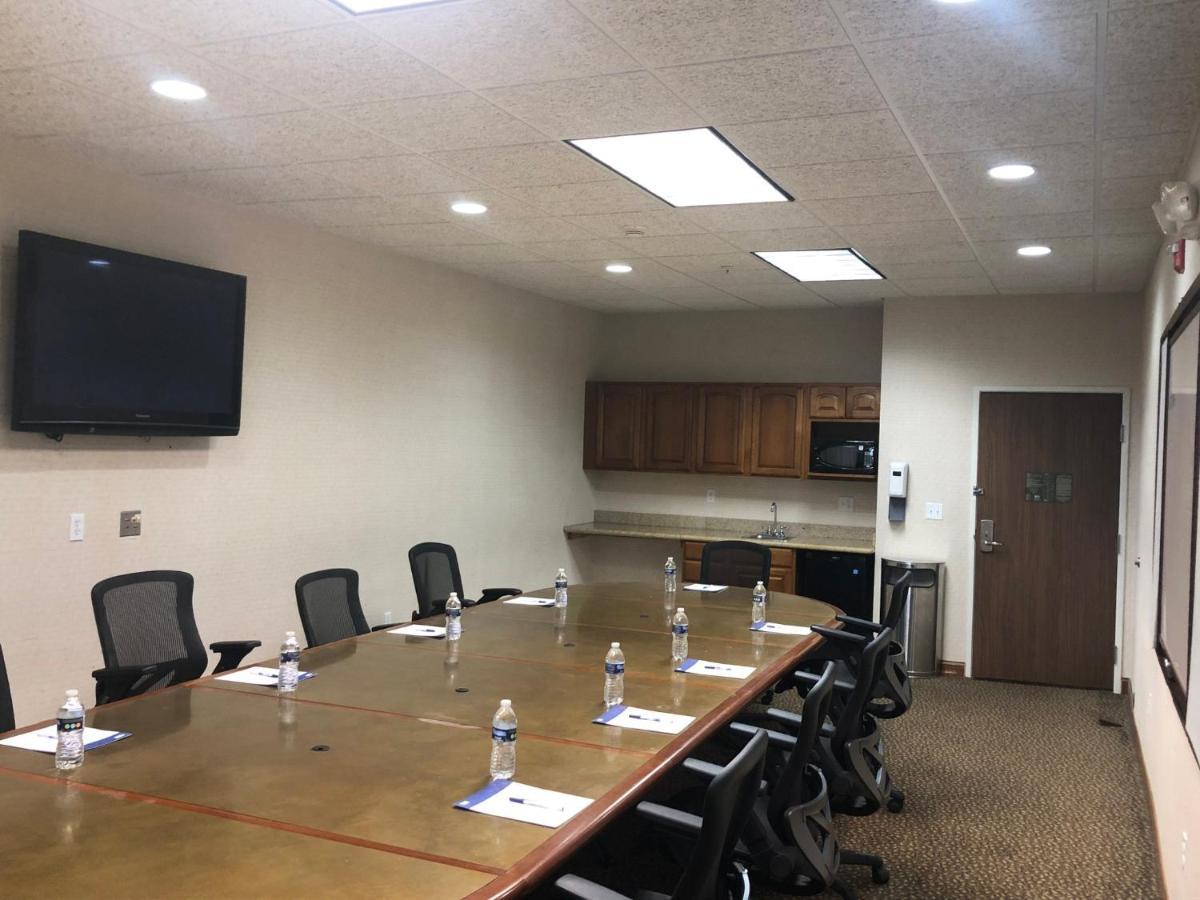 Holiday Inn Express Hotel & Suites Howell By Ihg Екстер'єр фото